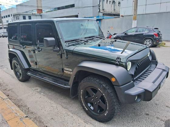 JEEP WRANGLER 3.6 UNLIMITED SPORT 4X4 V6 GASOLINA 4P AUTOMÁTICO JEEP WRANGLER 3.6 UNLIMITED SPORT 4X4 V6 GASOLINA 4P AUTOMÁTICO